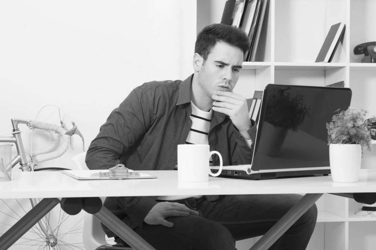 Espace de travail organisé pour l'apprentissage de techniques de maîtrise de soi