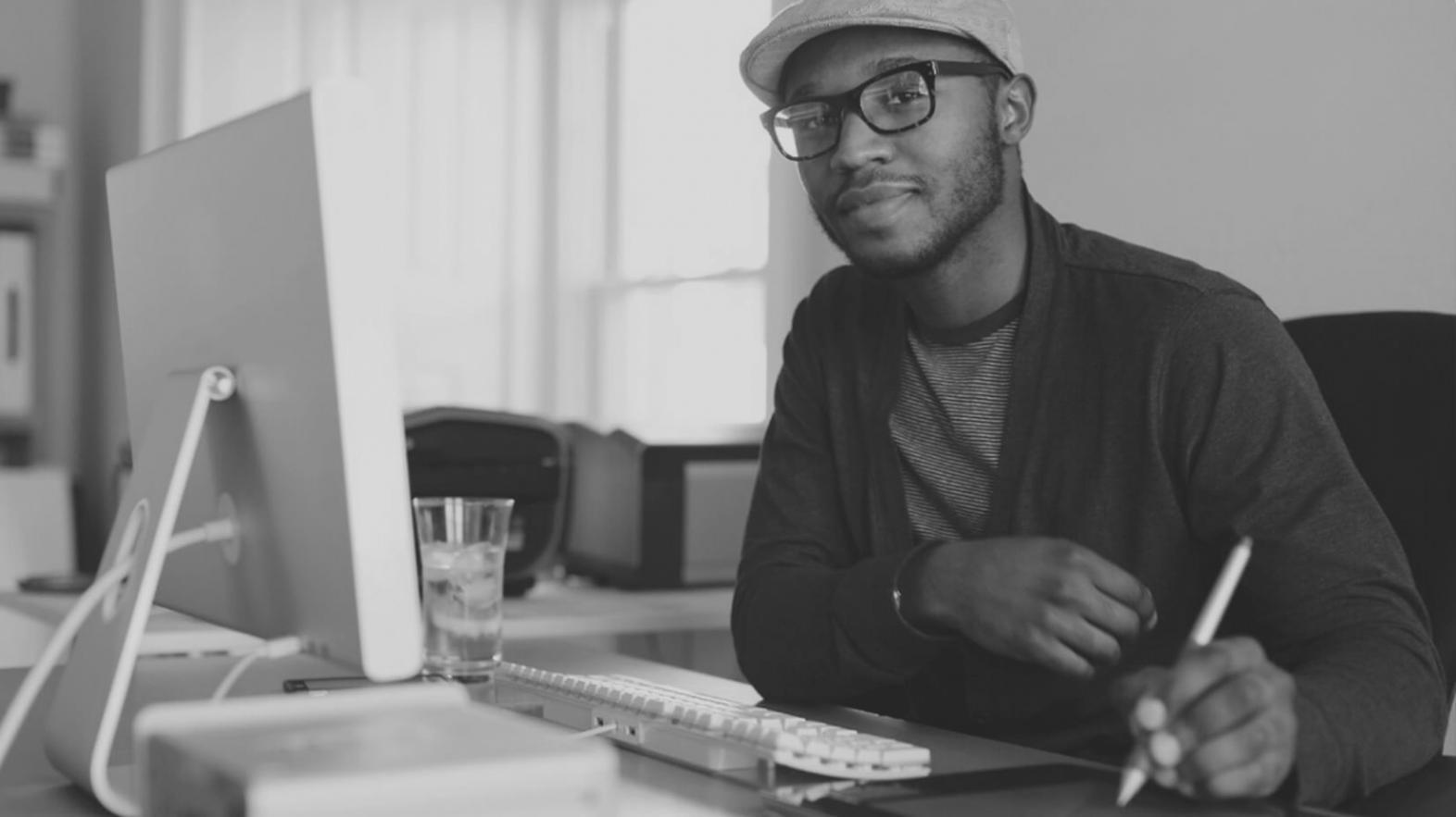 Équipe pédagogique en session de travail collaboratif